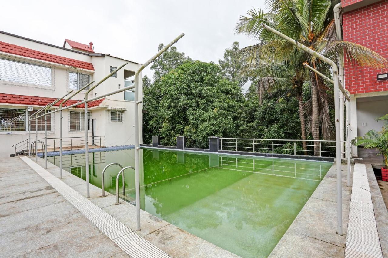 Collection O Vrindavan Resort With Swiming Pool Chauk Exterior photo