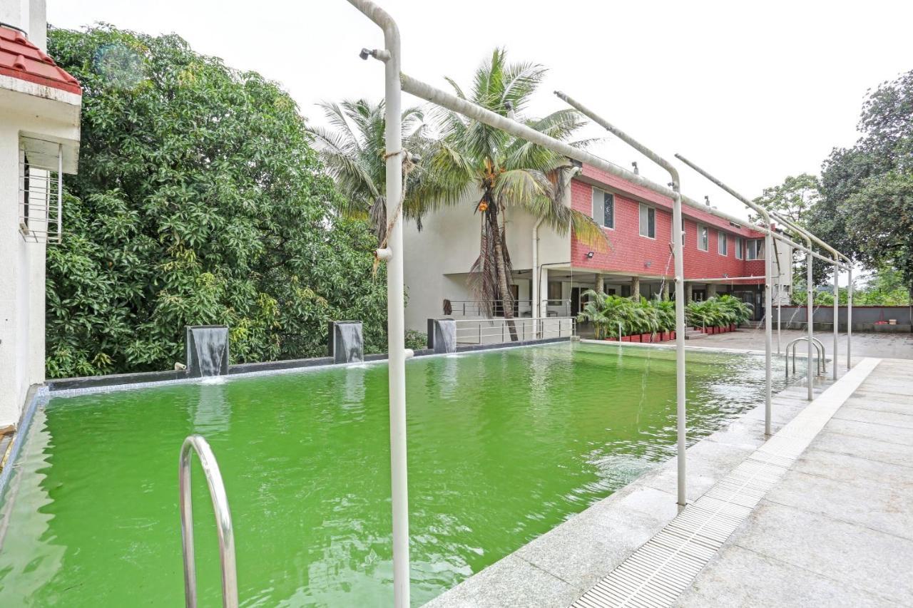 Collection O Vrindavan Resort With Swiming Pool Chauk Exterior photo